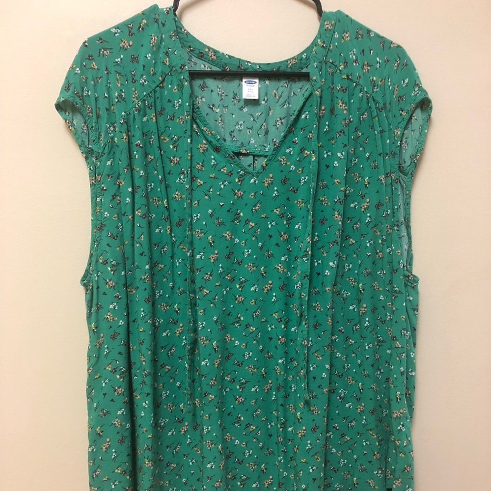 Sweet Green Ditsy Print Old Navy Tunic Top!